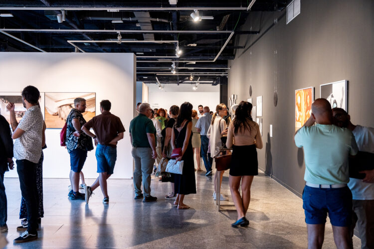 Desplazamientos. Fotografía e identidad. Exposición de los Alumnos Máster PHotoESPAÑA en PHotoESPAÑA 2025